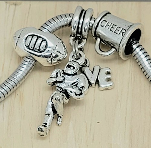 I Love Football CHEERLEADER Megafono Bracciale Europeo Perline Sport Tifoso Charms  - Foto 12 di 12
