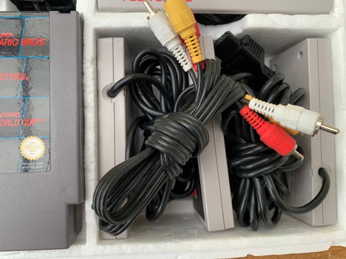 Nintendo NES NESE 001 Entertainment System Super Set Europe CIB Collectors Cond - Picture 11 of 24