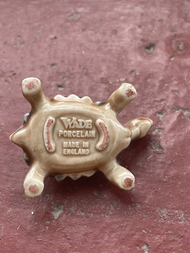 Vintage Wade Whimsies England Turtle Figurine Miniature Art Pottery Ornament - Picture 3 of 5