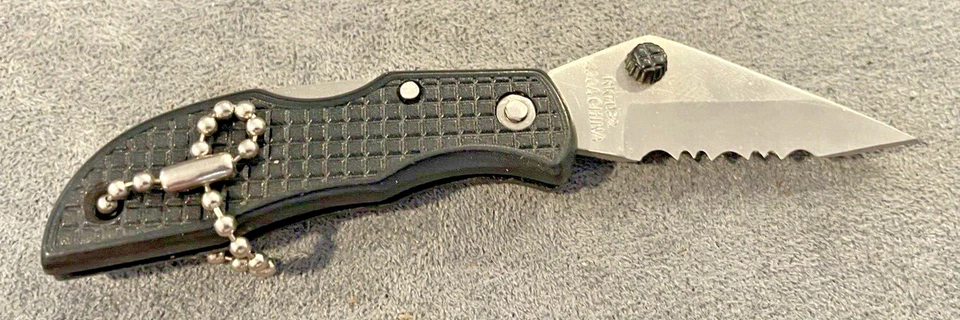 Складной карманный нож Ruko модель RK7032 с комбинированным лезвием и замком черный — 1080,23 - Изображение 2 из 4