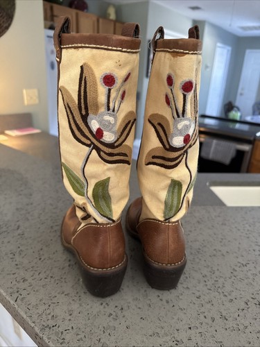 American Eagle Stiefel bestickt Blumen Damengröße 6 gebraucht, in einwandfreiem Zustand - Bild 3 von 9