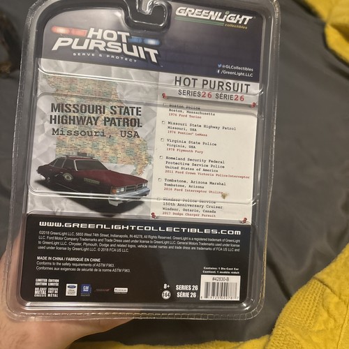 Greenlight HOT PURSUIT 1977 Pontiac LeMans MISSOURI HIGHWAY PATROL 1:64 #42830B - Picture 2 of 2
