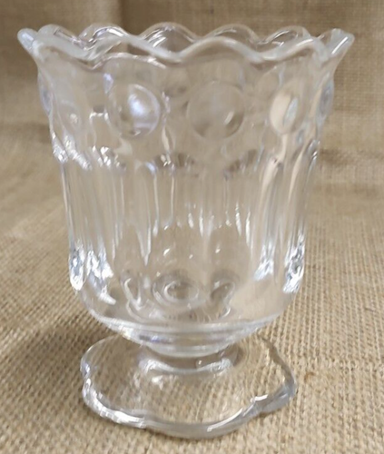 CRYSTAL /GLASS PEDESTAL VASE WITH SAWTOOTH TOP EDGE WITH SCALLOPED BOTTOM - Picture 6 of 9
