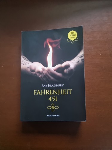 FAHRENHEIT 451 Bradbury Mondadori con contenuti extra