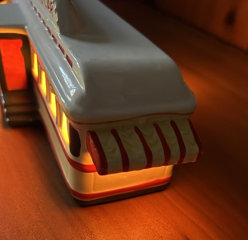 Dept 56 Original Snow Village DINER Mickey's Dining Car #50784 Light, No Box - Picture 3 of 14