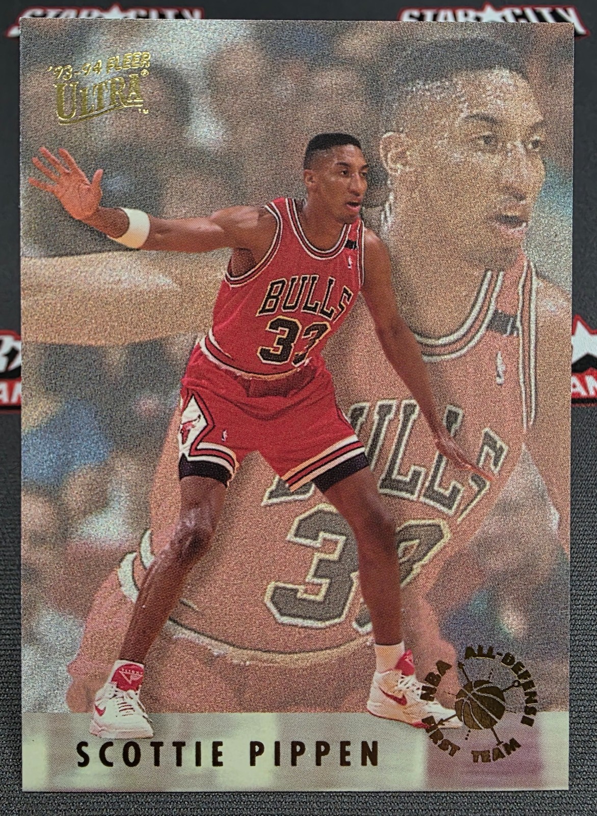1993-94 Ultra - All-Defensive Team Scottie Pippen #4 NBA Chicago Bulls Card