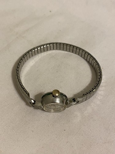 Vintage Ladies Waltham Watch - Picture 2 of 4