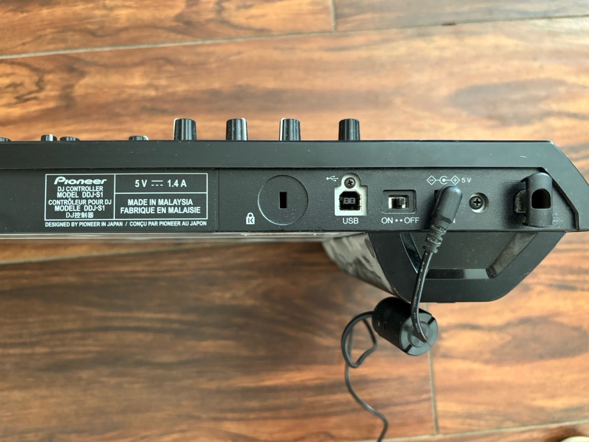 Pioneer DDJ-S1 DJコントローラー　本体のみ【ジャンク品】 Pioneer DDJ-S1 DJコントローラー 本体のみ【ジャンク品