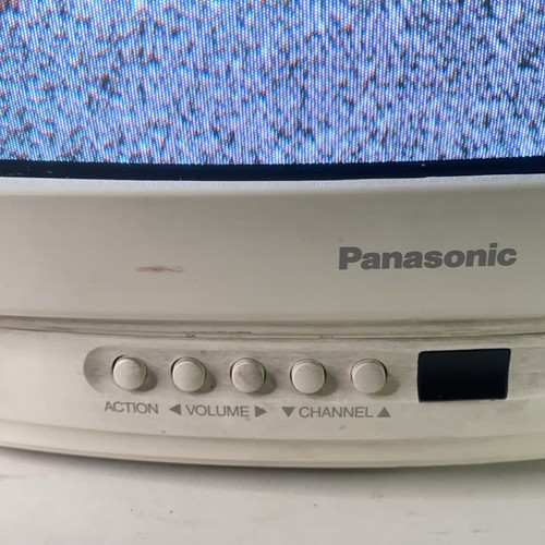 1998 9" PANASONIC COLOR TV CT-9R10T SWIVEL BASE GAMING WORKING WITH REMOTE - Picture 2 of 8