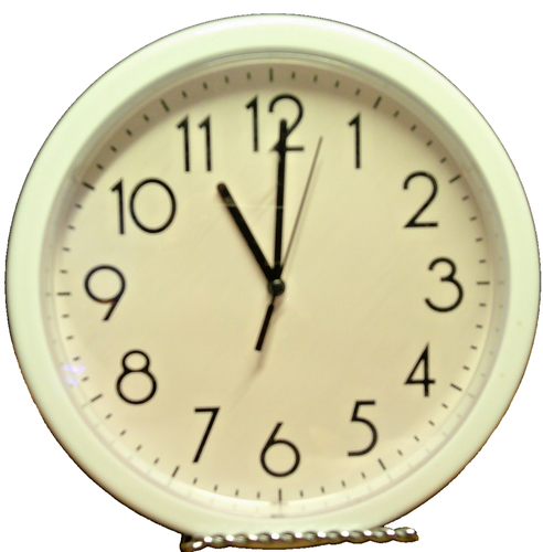 Wanduhr weißer Kunststoffrahmen - Batterie - Marke MayTime - Quarz arabische Zahlen 1023 - Bild 2 von 5