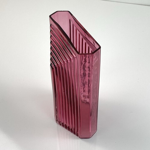 Unique ~ Mid-Century Vase Glass ~ Pilgrim Glass - Cranberry - STUNNING - RARE - Picture 4 of 9
