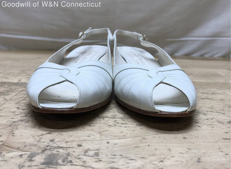 Bruno Magli White Leather Peep Toe Slingback Kitten Heels Made in Italy Size 8 B