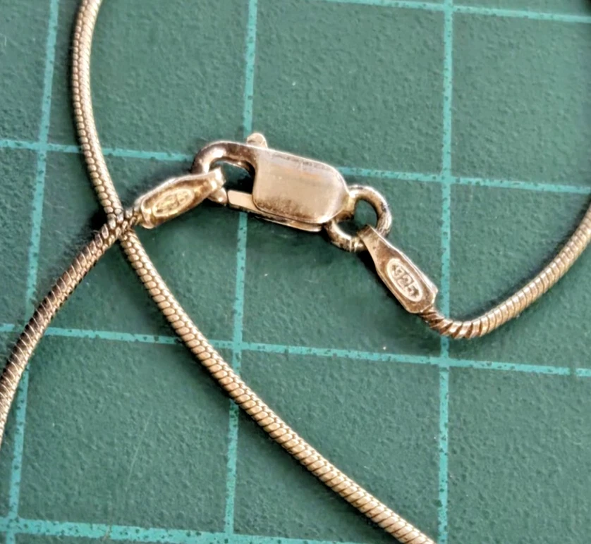 Vintage Stamped 925 Sterling Silver Italy Red Glass Oval Shape Pendant Necklace Foto 3 de 4