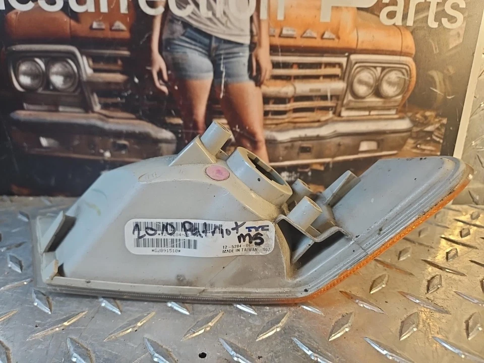 2007-17 吉普爱国者司机左公园灯/转向信号  — 第 2/4 张图片