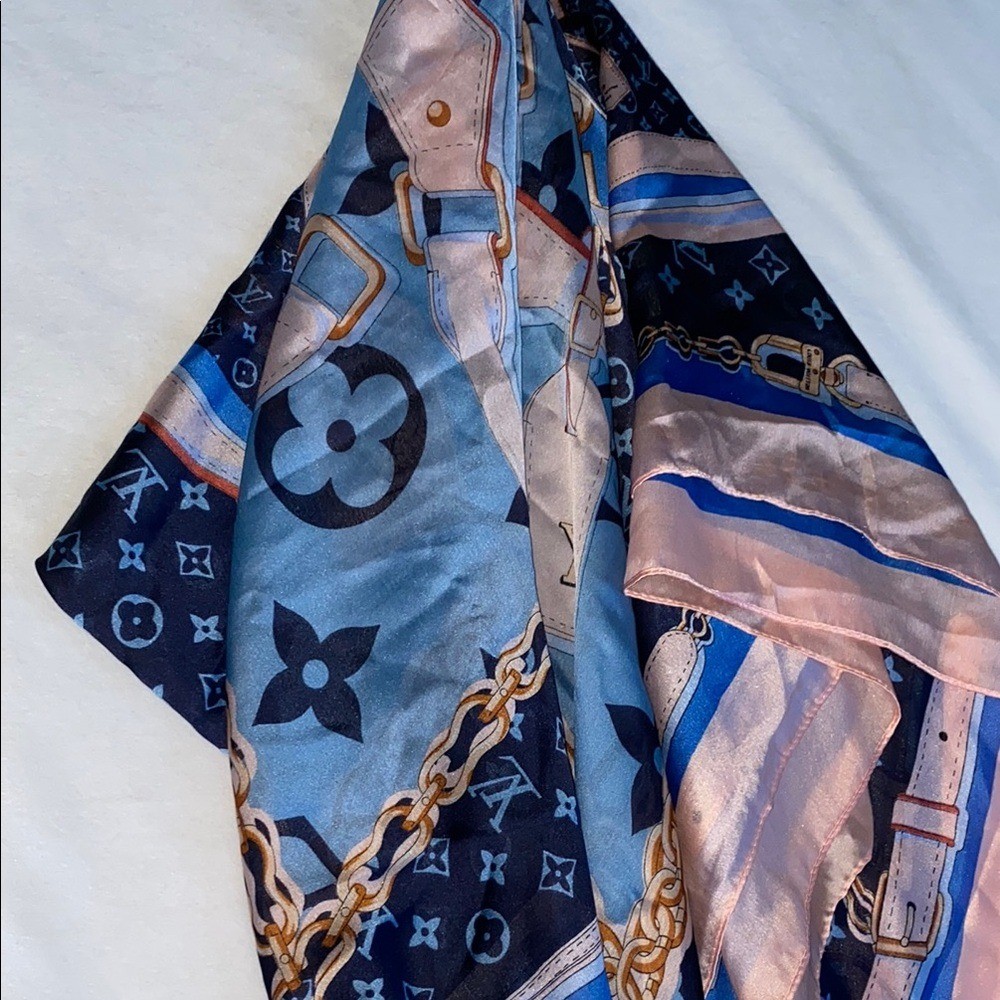 Louis Vuitton Blue and White Scarf | eBay