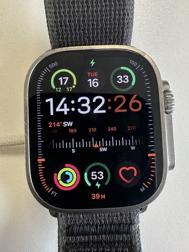 Apple Watch Ultra 2 49mm Titanium - Used - Small Crack & Perfect Working Order - Bild 4 von 6