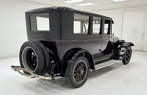 1922 Lincoln Model 117 Brunn Sedan - Picture 5 of 12