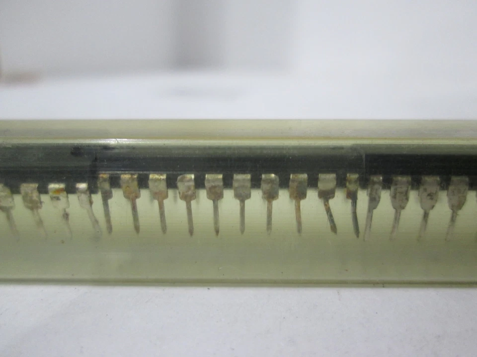 Texas Instruments, SN74LS240N, Integrated Circuit, New, Lot of 22 - Image 4 of 4