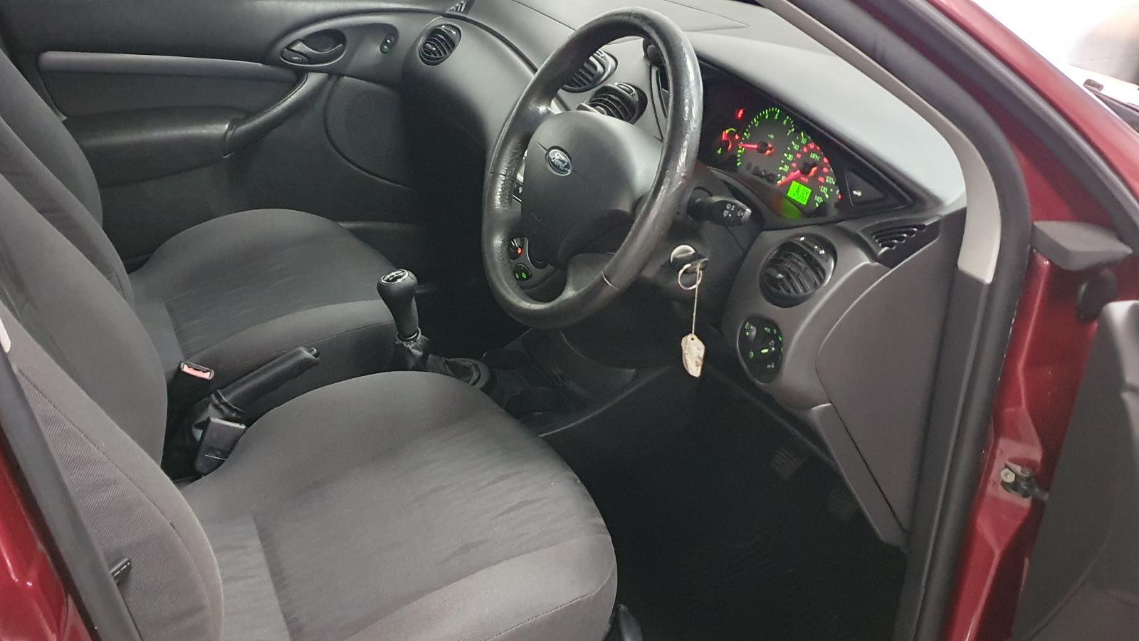 FORD FOCUS 1.6 ZETEC * ONLY 47,000 MILES* TIMING BELT DONE *SUPERB