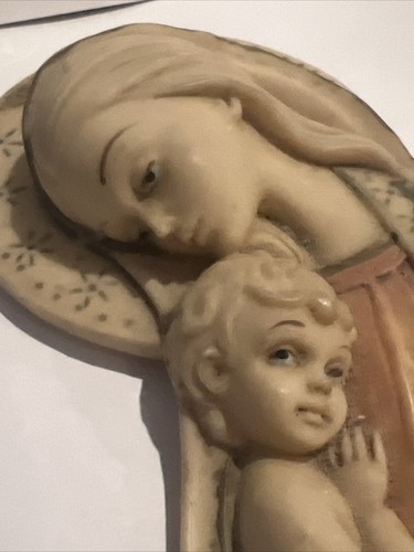 Virgin Mary Madonna Child Baby Jesus Wall Hanging 8.75" Resin Plaque Roman Italy - Picture 4 of 7