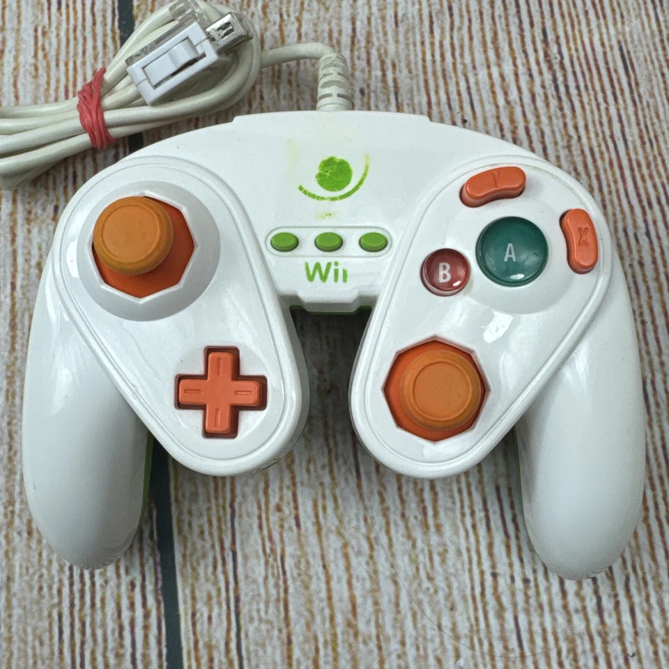 Nintendo Wii U Yoshi Wired Fight Pad Controller - Image 2 of 4