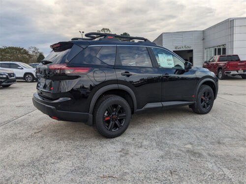 2025 Nissan Rogue Rock Creek - Picture 4 of 12