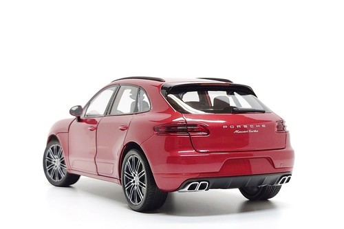 Minichamps 1:18 Porsche Macan Turbo in Impulse Red Metallic - Picture 10 of 13