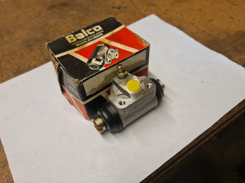 Datsun/Nissan Laurel 2.0.2.4. C230 Models New Rear Wheel Cylinder - Picture 2 of 3