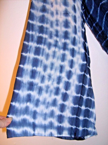 Papillion Size XXL Blue & White Shibori Long Sleeve Cold Shoulder Top - Picture 4 of 4