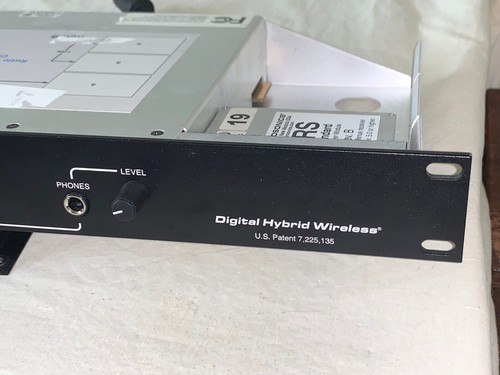 Lectrosonics Venue Receiver Wideband Low w/ 2 VRS Rec. mods. Blk. 19 (US Legal) - Picture 18 of 24