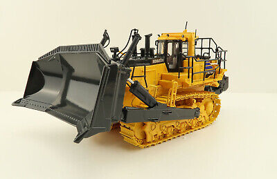 First Gear 50-3482 Komatsu D475A-8 Dozer with Ripper Diecast First Gear 50-3482 Komatsu D475A-8 Dozer with Ripper Diecast