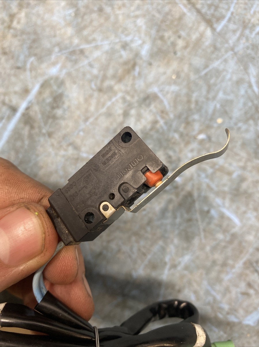 IP9264 SUZUKI DF300, broke Clip*TILT LIMIT SWITCH ASSY 37722-93J11