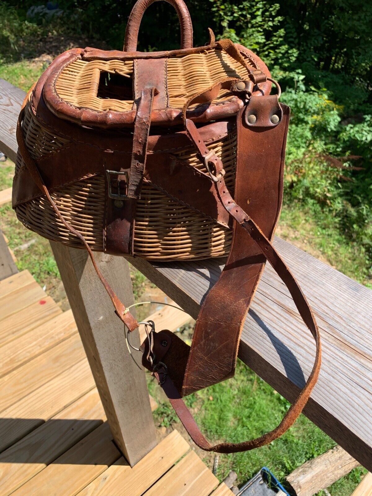 Sold at auction Three Wicker Fishing Creels and Two Vintage Leather-trimmed  Canvas Fishing/Hunting Bags. Auction Number 2741M Lot Number 209