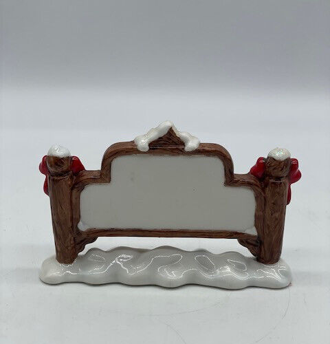 Enesco Priscilla Hillman presenta gente di neve insegna villaggio vintage - Foto 4 di 8