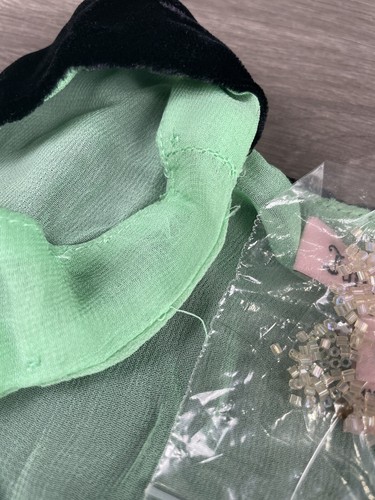 Top Juicy Couture verde menta con perline Crawley taglia media nuovo con etichetta e perline extra - Foto 9 di 15