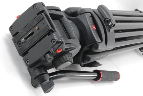 "Near MINT-" Manfortto 525MVB Heavy Duty Video Tripd w/ 501HDV Tripod Head - Picture 7 of 9