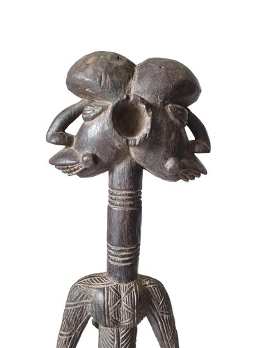Hervorragende männliche Umstandsfigur mit Ake-Ievbe Janusgesicht. Selten, gebraucht und alt. Nigeria - Bild 2 von 24