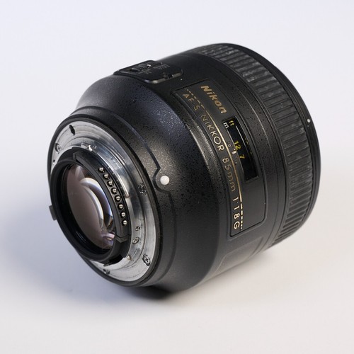 Nikon Nikkor 85mm F/1.8 Lens - Picture 3 of 7