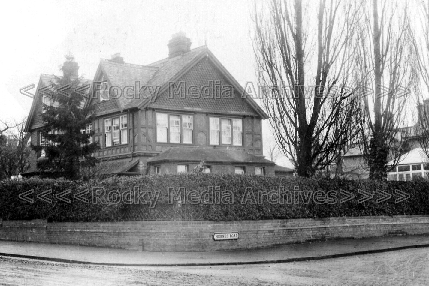 Ppc-85 350 Banbury Road, Showing The Corner Of Hernes Road, Oxford. Photo