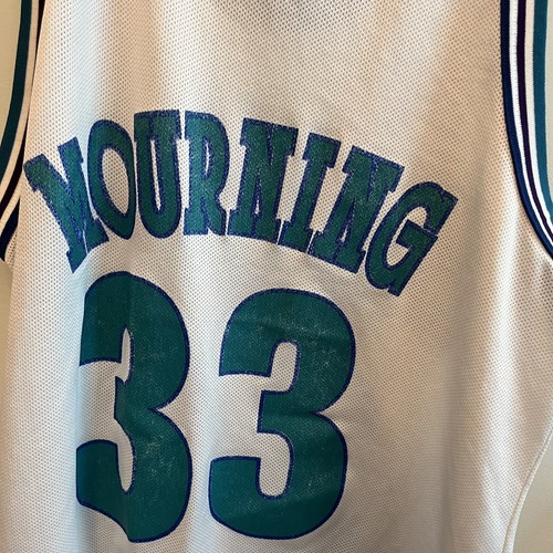 Vintage Champion Charlotte Hornets Alonzo Trauernd weiß Trikot Größe 44 toll USA - Bild 5 von 6