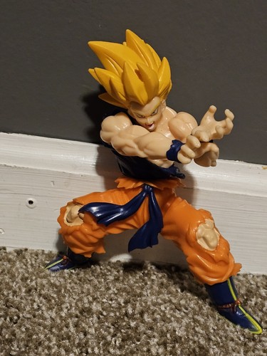 SON GOKU SUPER SAIYAN Figur DRAGONBALL Z STATUE