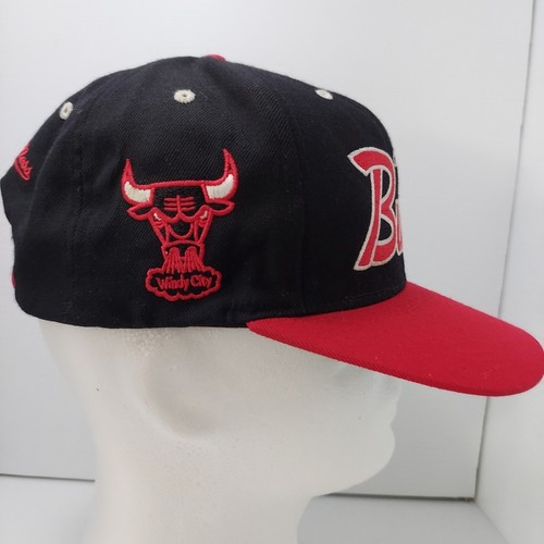 Cappello Chicago Bulls Snapback Nero Mitchell Ness Scrit Legno Duro Classico 100% Lana - Foto 2 di 13