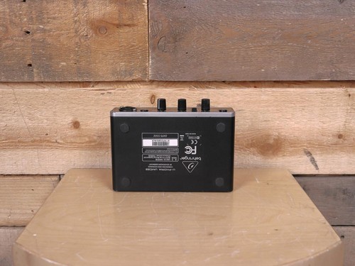 Behringer U-Phoria UMC22 Audiophile 2x2 USB Audio Interface with Midas Mic Pream - Picture 6 of 7