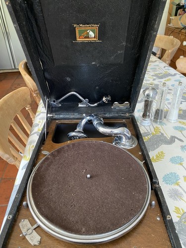 HMV 102 Gramophone
