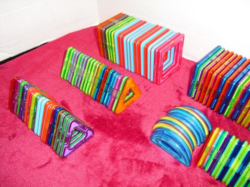 MAGFORMERS LOT Of 100 Pieces Magnetic Tile Building Misc - Picture 3 of 3