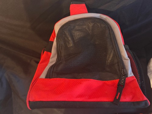 High Sierra Red And Black Duffle Bag 20” x 11” Travel, Workout, Sports - Picture 5 of 8