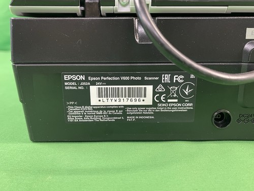 EPSON Perfection V600 J252A Photo & Document Scanner *NO POWER ADAPTER* - Picture 15 of 17