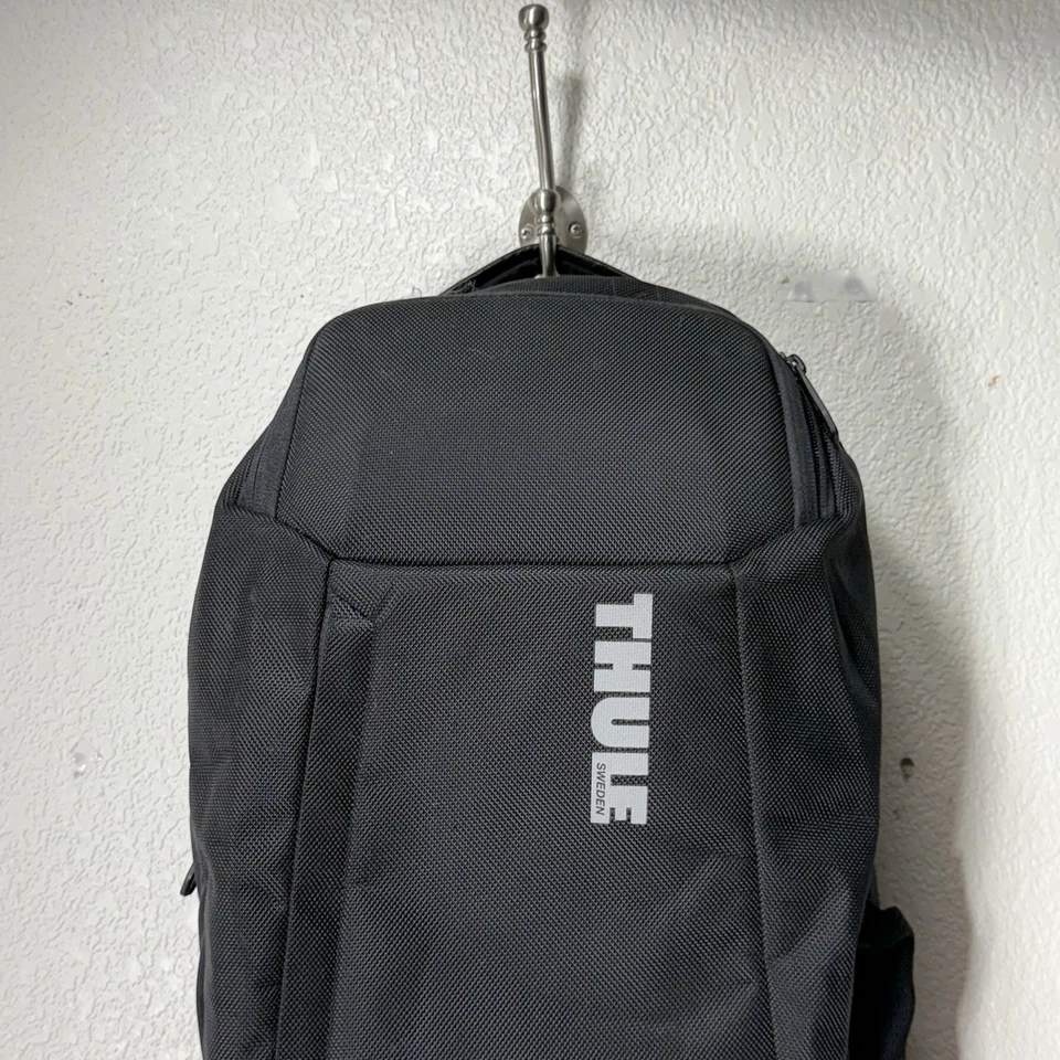 Mochila de lona Thule Accent 20L negra | Compartimento para computadora portátil | Listo para viajar Foto 2 de 4