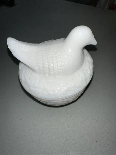 VINTAGE 60s AVON MILK GLASS BIRD DUCK HEN CHICKEN NEST COVERED CANDY DISH/ BOWL