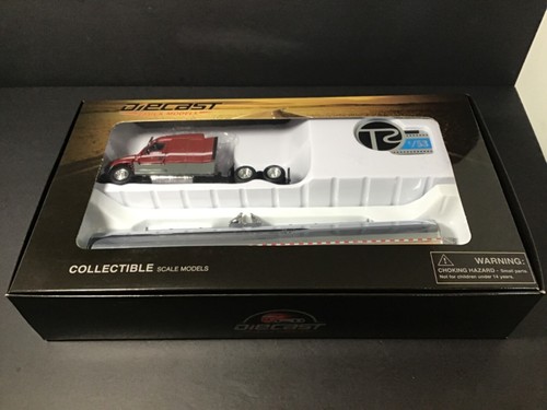 Tonkin Freightliner Cascadia Midroof Sleeper Cab w/ Chemics Tanker 1:53 Scale - Picture 2 of 5